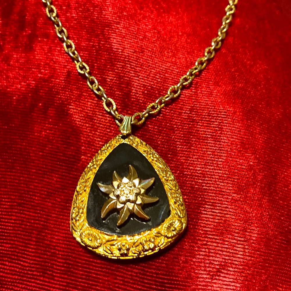 Vintage Art Deco necklace